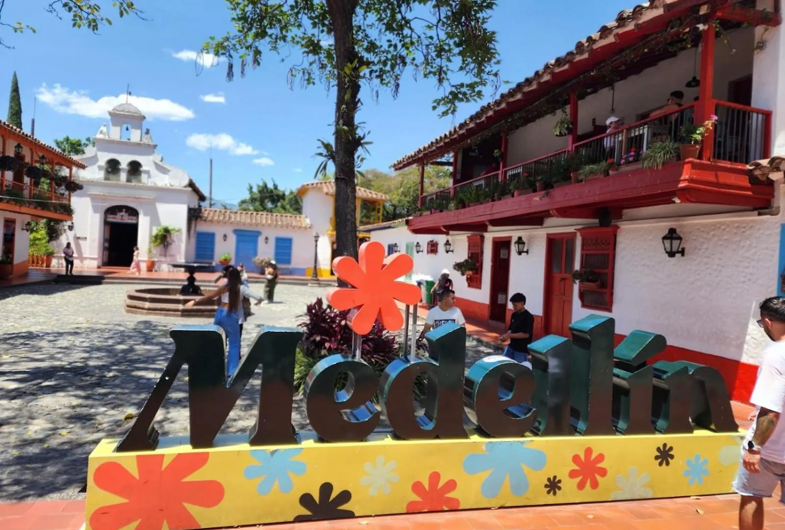 Apartamento Comodo, Iluminado, Cerca Al Estadio Y La Estacion Del Metro Medellín 0*,  Kolumbie